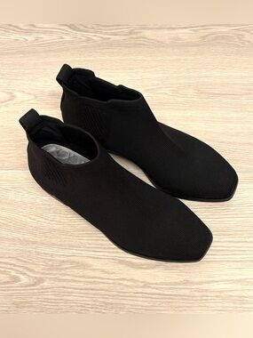 Vivaia Ryan Pro Black Square Toe Slip On Chelsea Ankle Boot Size 7.5